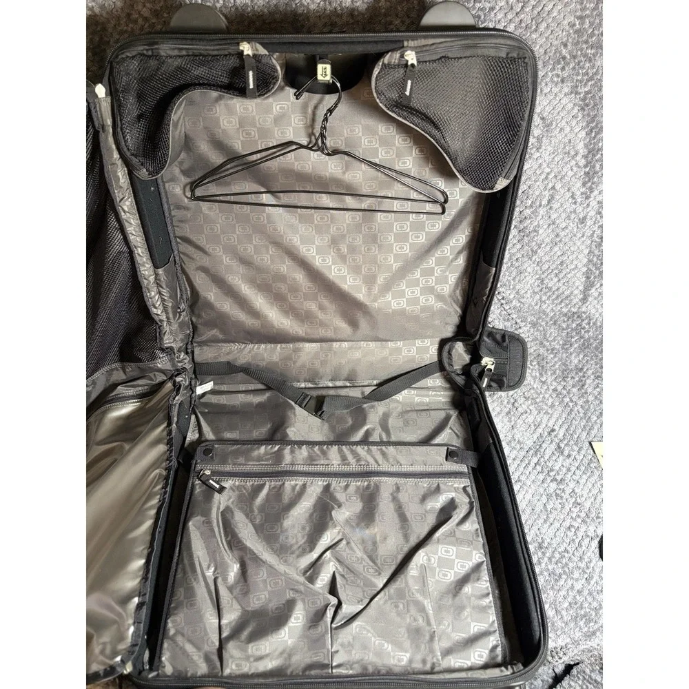 OGIO Transporter Rolling Garment Bag‎ Black Business Travel Luggage Suitcase